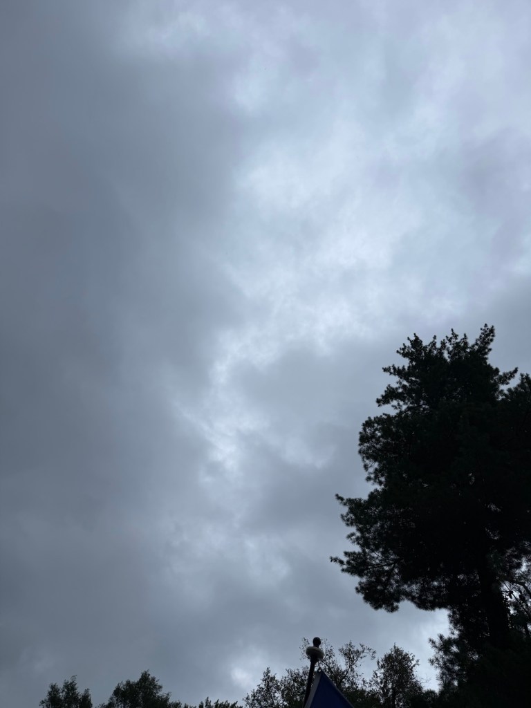 Gray evening cloud ceiling over Raytown at 6:06 PM